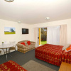Отель Greens Motel, фото 2