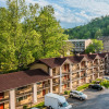 Отель Super 8 by Wyndham Downtown Gatlinburg at Convention Center, фото 11