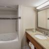 Отель Holiday Inn Winnipeg South, an IHG Hotel, фото 10