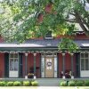 Отель Quartermain House Bed & Breakfast во Фредериктоне