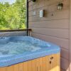 Отель Sevierville Cabin w/ Hot Tub & Mountain-view Deck, фото 13