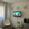 Отель Charming Executive Studio, Solar Power, Wifi, фото 1