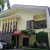 Отель ARCS House Blok M by Jambuluwuk в Джакарте