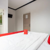 Отель RedDoorz near Botani Square Mall, фото 6