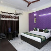Отель Oyo 11606 Hotel Diplomat Residency, фото 8