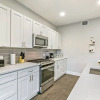 Отель Brand New Poolside 1 Bedroom Condo, фото 3