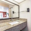 Отель Econo Lodge Inn & Suites, фото 8