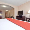 Отель Holiday Inn Express Hotels and Suites Dayton North Tipp City, an IHG Hotel, фото 5