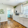 Отель Shorty s Bungalow Dog-friendly w Private Hot Tub, фото 5