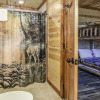 Отель SmokyStays Indoor Heated Pool Cabin, фото 5
