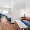 Отель Comfort Inn & Suites Near the AT&T Center, фото 24