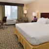 Отель Holiday Inn Express Hotel & Suites River Park, an IHG Hotel, фото 4