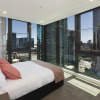 Отель Melbourne Short Stay Apartments Power Street, фото 17