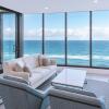 Отель Meriton Suites Surfers Paradise в Голде-Косте