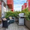 Отель The Noma I Private Rooftop Patio I Marda Loop I TV, фото 22