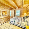 Отель Willow Creek 2 Bedroom Cabin by Redawning, фото 22