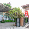 Отель OYO 1230 Kampoeng Osing Syariah Guesthouse, фото 30