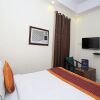 Отель OYO 4882 Hotel Golden Park в Нью-Дели