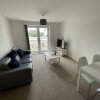 Отель Modern 2-bed Apartment in the Heart of Salford Quays, фото 2