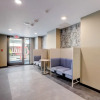Отель FRONTDESK LivRed Campus Apts Haymarket Square Lincoln, фото 2