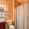 Отель Majestic Manor - Three Bedroom Cabin, фото 15