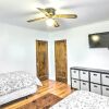 Отель Charming Milwaukee Retreat ~ 5 Mi to Downtown, фото 4