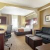 Отель Comfort Suites Airport, фото 28