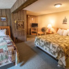 Отель Castle Mountain Lodge, фото 3