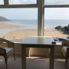 Отель Stunning Beach Front Apartment in Caswell Swansea, фото 7