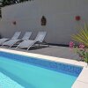 Отель Pleasant Villa in Lirac With Private Swimming Pool в Бульбоне