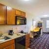 Отель Suburban Studios Clarksville-Louisville North, фото 16