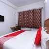 Отель OYO 15681 Matri Neer, фото 15