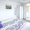 Отель Well Equipped Holiday Home in Nieuwvliet Near the Beach, фото 4