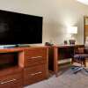 Отель Comfort Suites Airport, фото 6