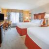 Отель Holiday Inn Express & Suites Bloomington, an IHG Hotel, фото 5