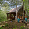 Отель Nestled Inn Secluded Cabin in the Mountains with Hot Tub Fire Pit and SEGA Gaming System, фото 11