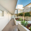 Отель Warners Bay Apartments, фото 16