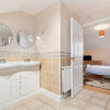 Отель Arcadia House - Lovely Apartment Close to Beaches Harbour and Town Centre, фото 4