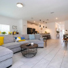 Отель Splendid 5Bd Close to Disney at Storey Lake 4251, фото 2