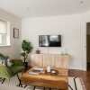 Отель The Bow Mews - Modern & Bright 2BDR Apartment with Patio, фото 2