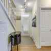 Отель Newly Decorated 2BR Yorkville Home, фото 1