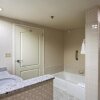 Отель Hilton Chicago/Oak Brook Suites, фото 10