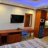 Отель Jomtien Beach Condo 5th Floor Studio Apartment, фото 1