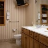 Отель Smugglers' Notch Resort Private Suites, фото 11