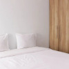Отель Nice And Cozy Studio At Tamansari Mahogany Karawang Apartment, фото 12