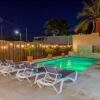 Отель 3BR Privatepool - Outdoor Dining - Great Location, фото 31