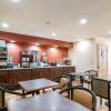 Отель Americas Best Value Inn - Newark Airport, фото 12