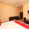 Отель OYO 22015 Hotel Lakshya Palace, фото 15