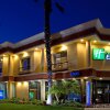 Отель Holiday Inn Express Newport Beach, an IHG Hotel на пляже Newport Beach