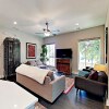 Отель New Listing! Spacious & Lavish Getaway - Downtown! 3 Bedroom Home, фото 13
